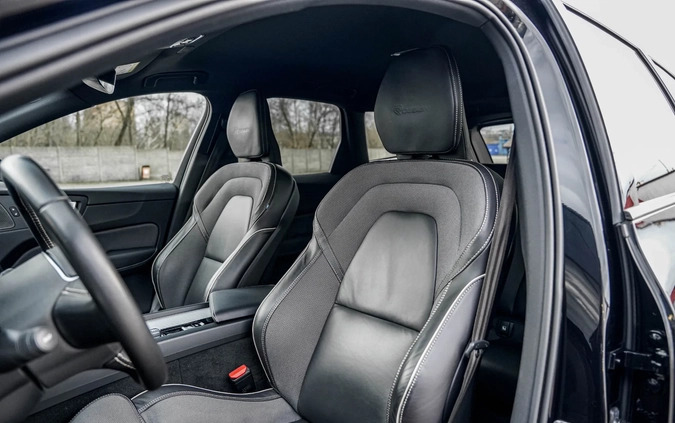 Volvo XC 60 cena 127900 przebieg: 162000, rok produkcji 2019 z Krosno Odrzańskie małe 781